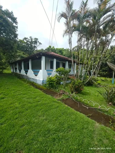 Linda chácara em Piranguçu MG