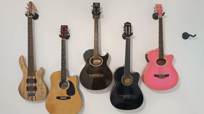 Violões Baixos e guitarras seminovos 