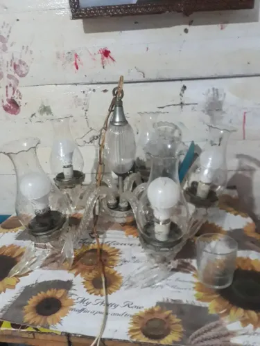 Lustres de 5 braços de cristal Antigo em ótimo estado de conservação