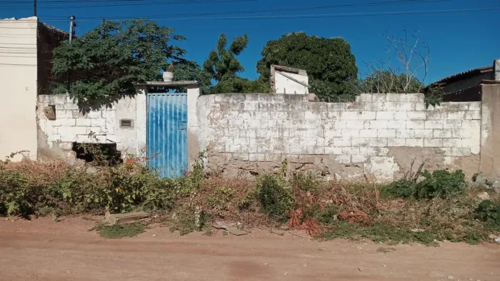 ? VENDE-SE TERRENO EM PETROLINA - PE ?