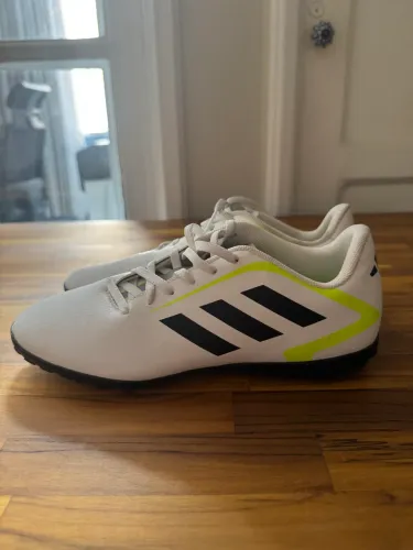 Chuteira adidas society - usada uma única vez