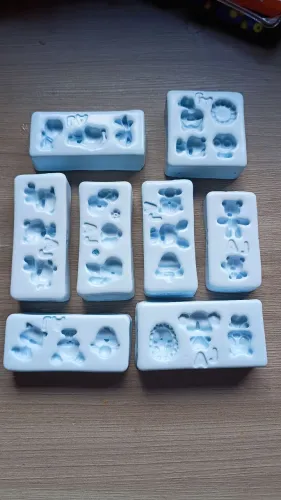 DESAPEGO de moldes para Biscuit kit 1 animaizinhos ?