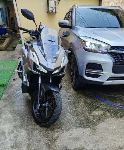 ADV 160 MUITO NOVA