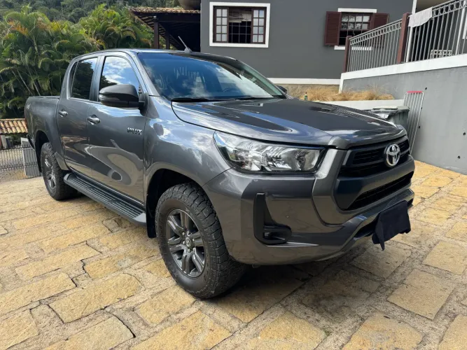 Toyota Hilux CD SR 4X4 2.8 TDI Diesel Aut. 2025