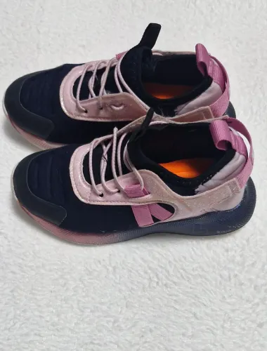 Vendo tenis Bibi preto com rosa número 25