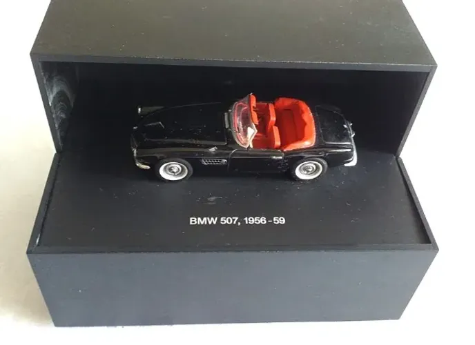 Miniatura BMW 507, década de 50. Um dos dez mais bonitos carros de todos os tempos.