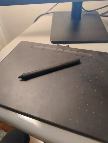 Mesa Digitalizadora Wacom Intuos Média com Bluetooth CTL-6100WL