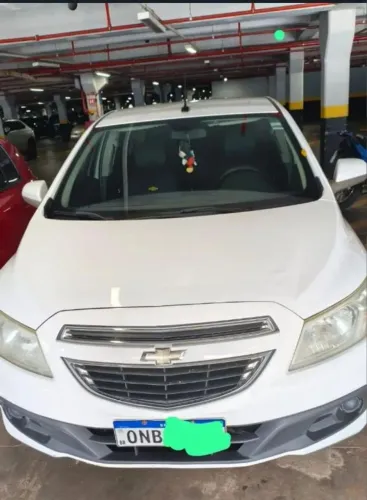 Chevrolet Onix Hatch LT 1.0 8V Flex Power Mec. 4P 2013