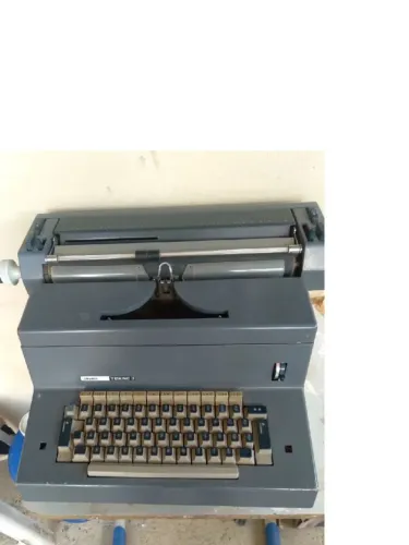 MAQUINA ESCREVER OLIVETTI 60W RELIQUIA
