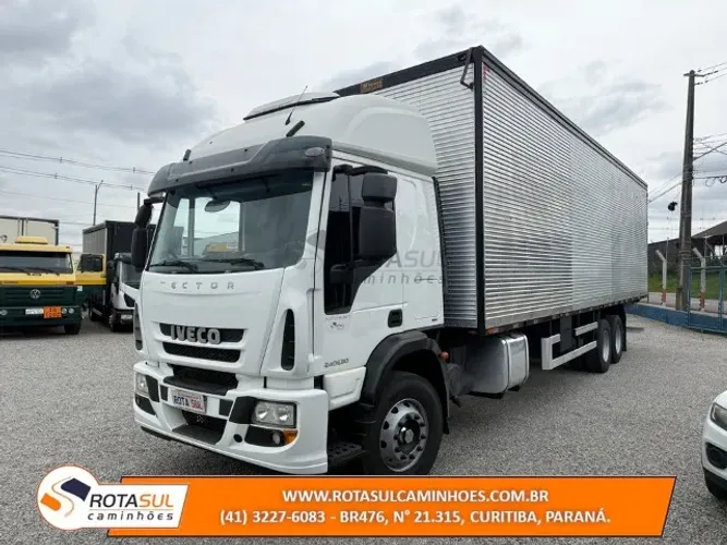 IVECO TECTOR 240e30 2019 BAÚ 10,20M