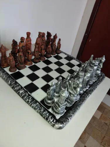 Xadrez Medieval Com Peças Artesanais