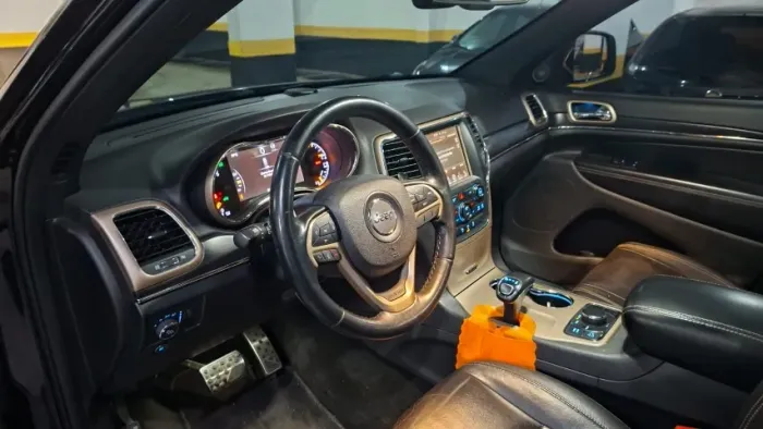 Jeep Grand Cherokee Limited 3.0 TB Dies. AUT 2015