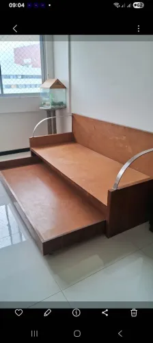 SOFA CAMA EM MADEIRA MAÇIÇA