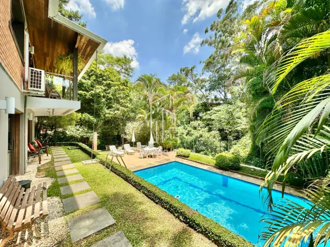 Casa de Luxo em Condomínio - 4 Quartos e Área de Lazer Completa em Cotia-SP - São Paulo II