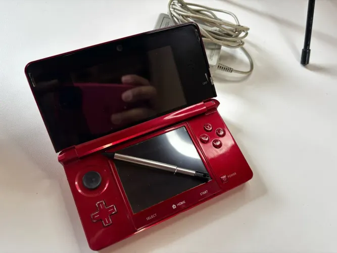 NINTENDO 3DS VERMELHO DESBLOQUEADO