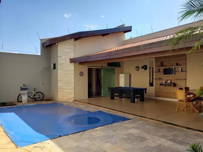 Linda casa de 3 quartos para aluguel em Ituiutaba