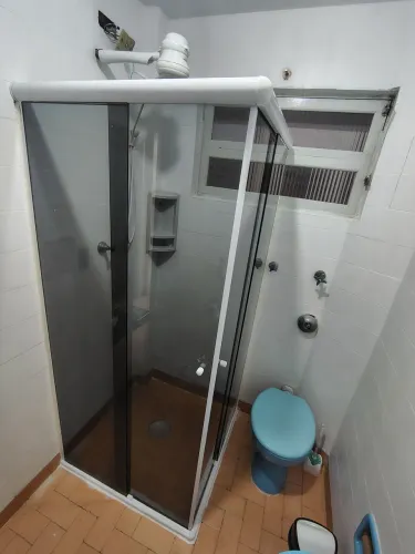 Envidraçamento de sacadas,box em vidro temperado, janela engenharia, porta balcão