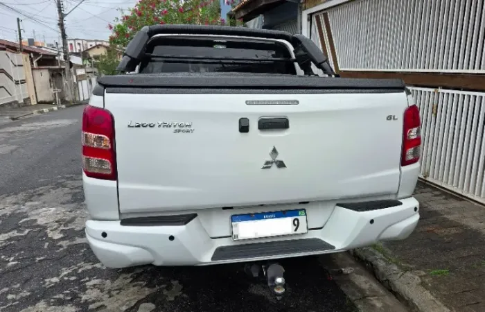 Mitsubishi L200 Triton Sport GLS 2.4 CD Diesel Aut. 2021