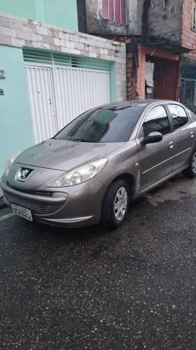 Peugeot 207 Sedan Passion XR 1.4 Flex 8V 4P 2013