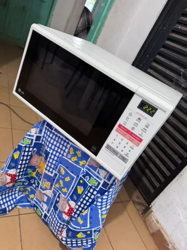 Microondas LG 30 LT grande conservado limpinho e funcionando tudo
