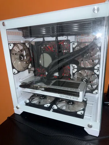 PC GAMER RODA TUDO!