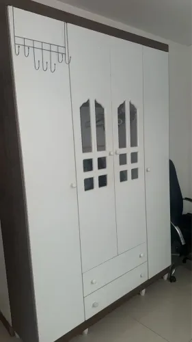 Guarda-roupa infantil 