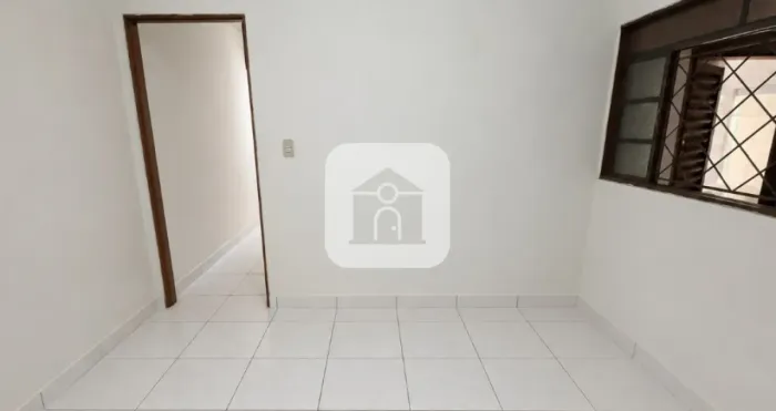 Casa para locação no bairro Mansour
