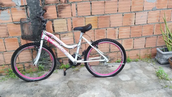 Vendo bicicleta em bom estado e pouco uso