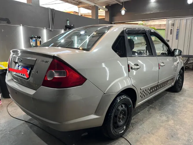 Ford Fiesta Sedan 1.0 8V Flex 4P 2008