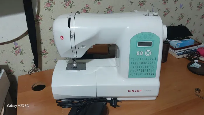 Maquina de Costura Singer