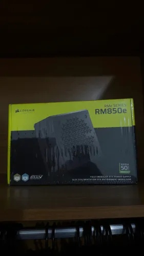 Fonte Corsair RM850e Plus Gold 850W - Nova e Lacrada