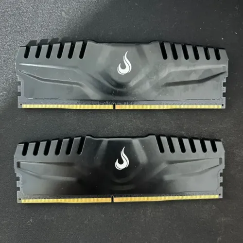 Kit 2x Memória RAM Rise Mode Z, 8GB, 3200MHz, DDR4, CL19, Preto - RM-D4-8G-3200Z