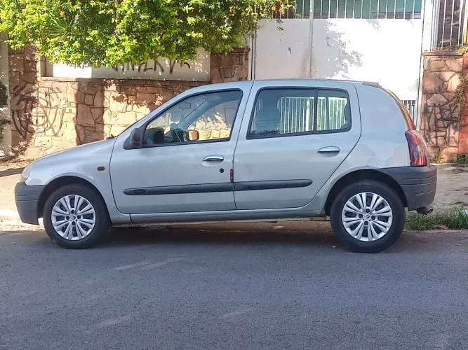 Renault Clio RL / Yahoo/ Authent. 1.0 8V 5P 2001