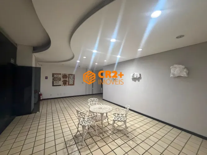 Apartamento reformado com 2 quartos , suite , varanda e piscina em Boa Viagem