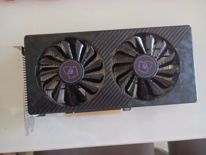 Placa de vídeo Radeon RX590
