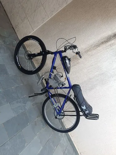 Motorizada semi nova só pega e anda