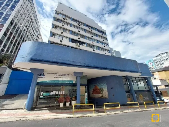 Sala a venda no centro de Florianopolis com garagem