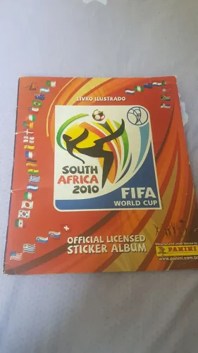 ÁLBUM DE FIGURINHAS COPA DO MUNDO 2010 EDITORA PANINI - INCOMPLETO. 
