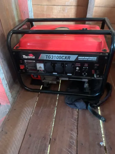 Vendo esse gerador de energia a gasolina novo potência toyama