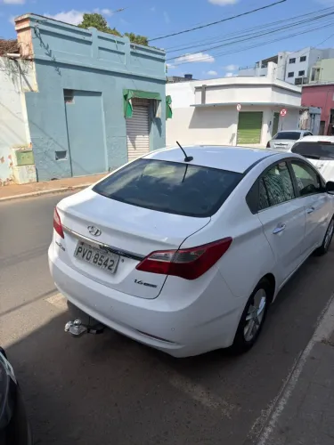 Hyundai HB20S Premium 1.6 Flex 16V Mec. 4P 2015