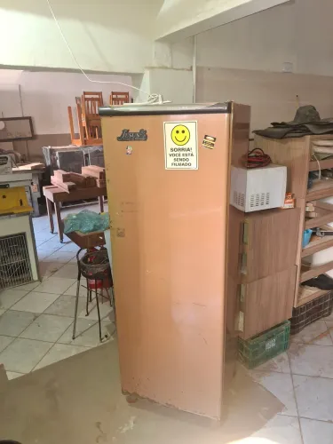 Geladeira 220v funcionando