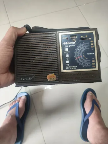 Rádio tipo retro não tá funcionando 