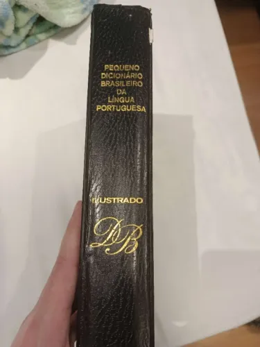 Dicionário antigo ilustrado