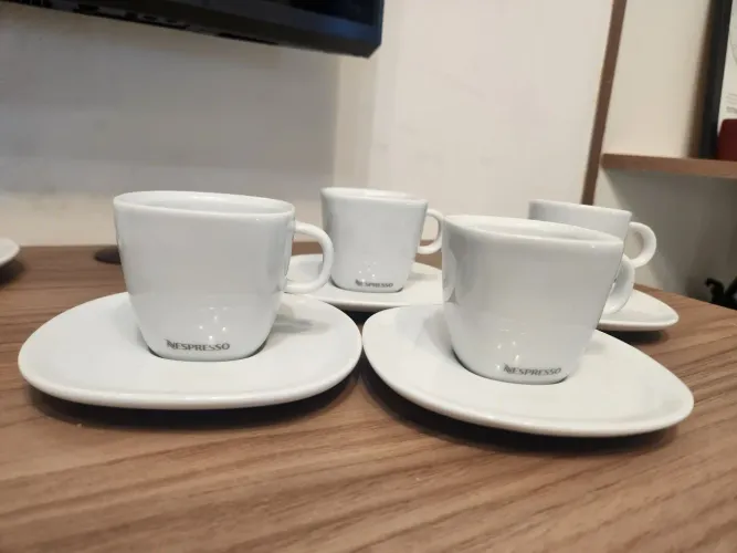 Kit xícaras com pires Nespresso