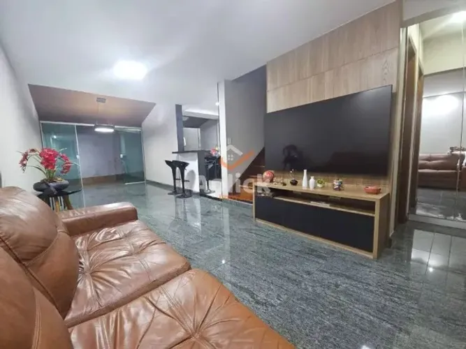 Aldeia das Laranjeiras | Casa 4 Quartos com Suíte | Quintal Gourmet | 150m²