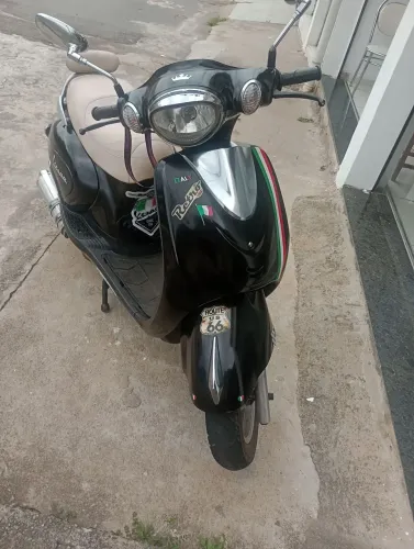 Benzhou 150cc 2010 | Apenas 11 mil km | Pneus Novos | Toda revisada. 