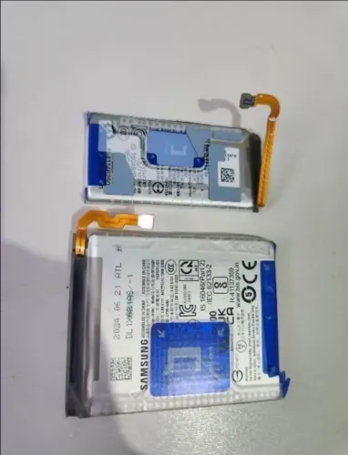 Bateria original para z flip (4, 5 e 6)