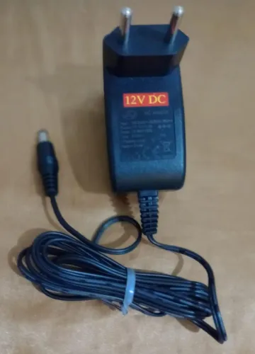 Adaptador AC/DC 12V 1.5A Fonte de Alimentação Universal