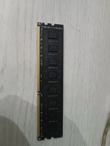 Memória RAM Knup Dddr3 8 gb com defeito