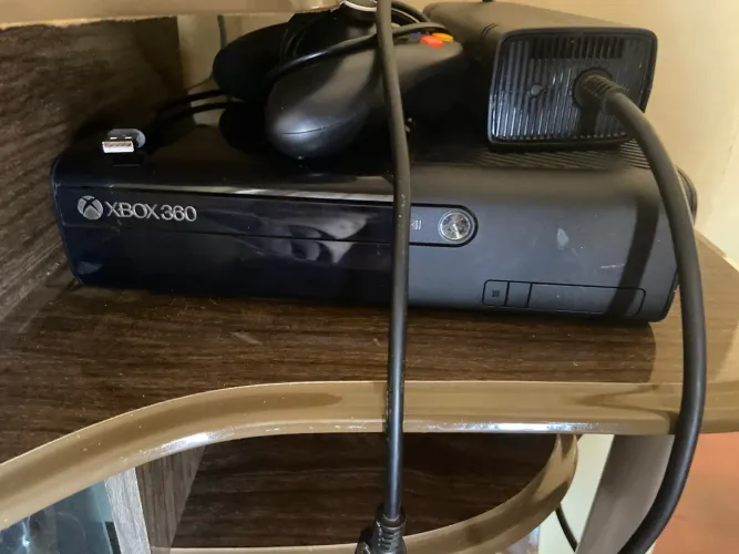 Vendo vídeo game Xbox 360 super slim ou troco
